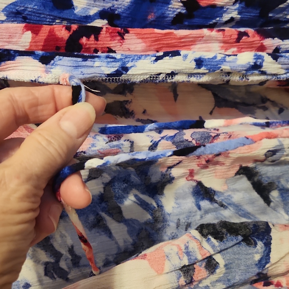 Beautiful Pink Blush Floral Robe - Picture 3 of 10